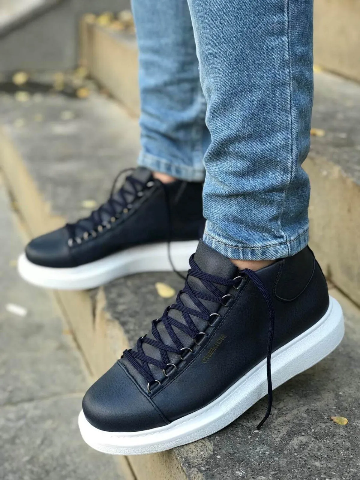 Navy Mid Top Sneaker CH258